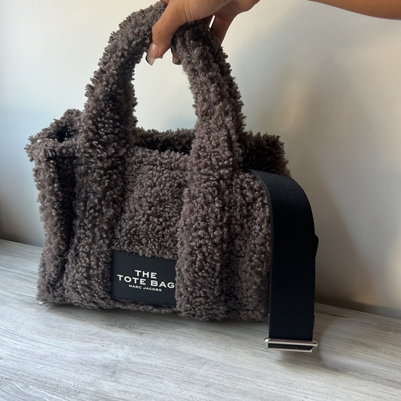 Marc Jacobs The Teddy Small Tote Bag - Picture 2 of 4